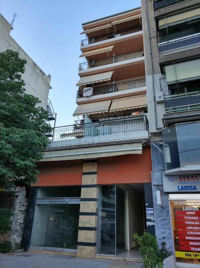 Studio By The Train Station 2 Larissa Exterior foto